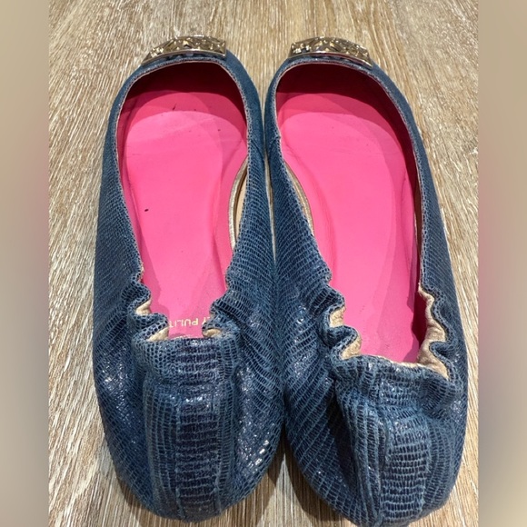 Lilly Pulitzer Size 9.5 Blue / Gold Logo Flats with Pink Insole - Picture 6 of 10